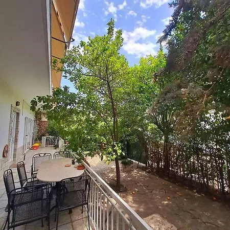 20' From The Airport,20' From The Center Of Athens-2